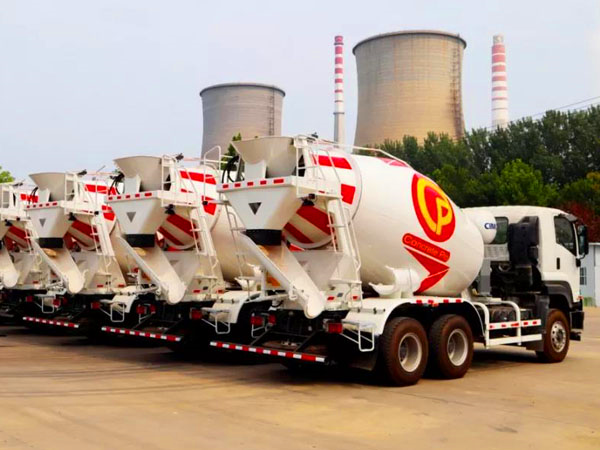 攪拌車銷售一手播報(bào)：又一批凌宇攪拌車揚(yáng)帆海外！